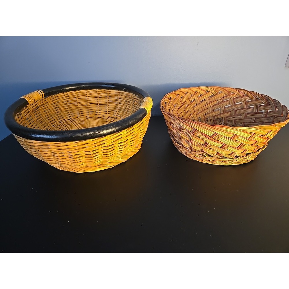 Lot Of 2 Vintage Round Wicker Basket‎ Woven Braided